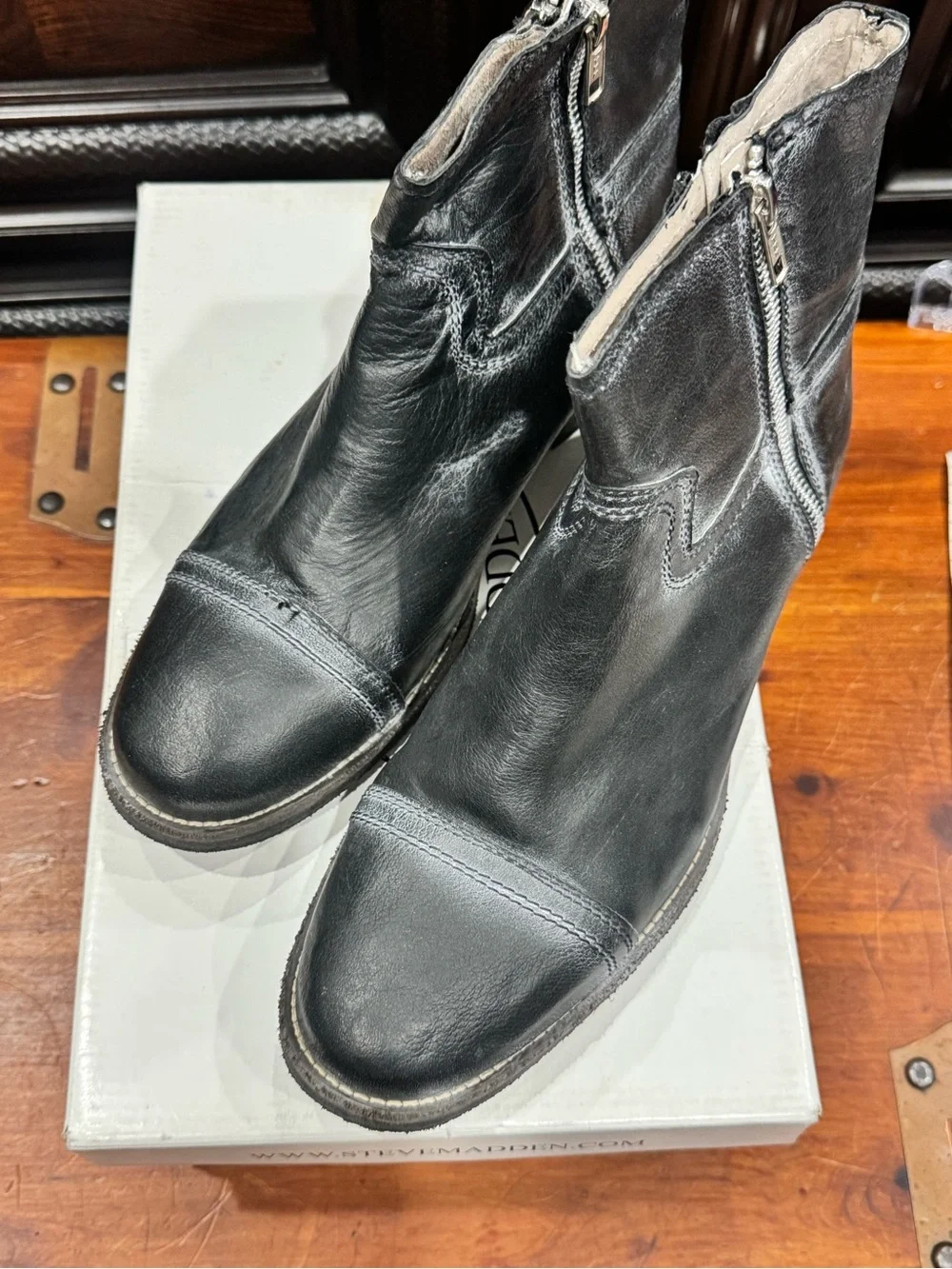 Steve Madden Men’s Black Leather Side-Zip Ankle Booties